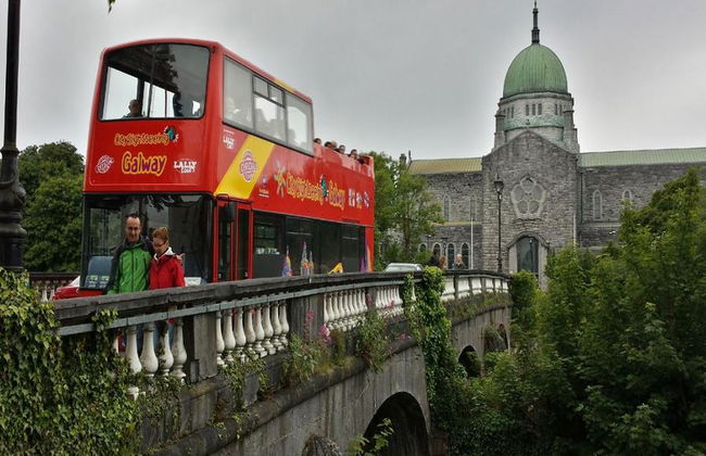 Wycieczka autobusowa Hop-On Hop-Off po Galway z City Sightseeing - Foto 1