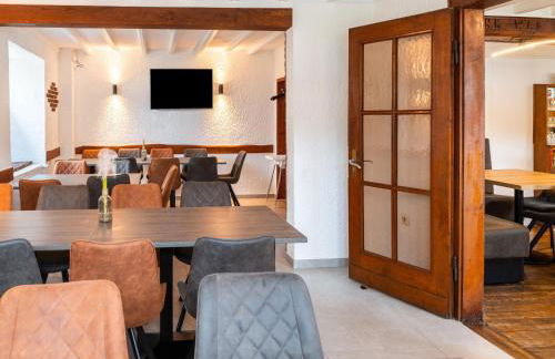 Grosse Gruppenunterkunft im Nationalpark Eifel mit Bar und Terrasse - Foto 43