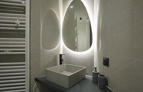 Superbe Appartement 1 chambre avec clim, terrasse et parking - Photo 22