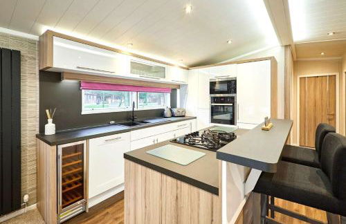 Enzo's Lodge with Hot Tub - Foto 7