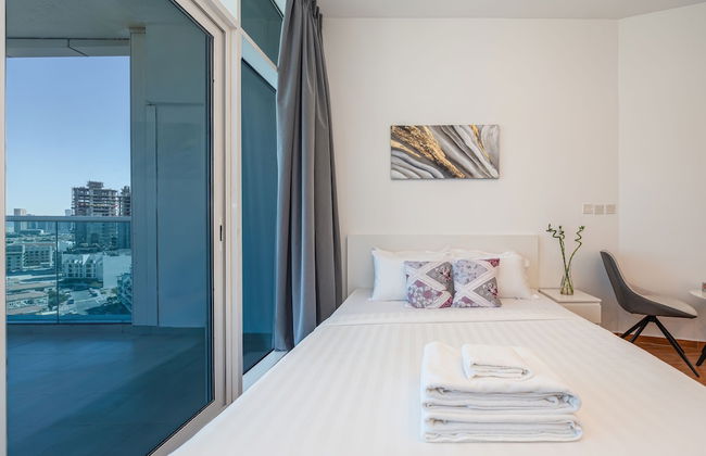 Luxury StayCation - Al Jawhara Tower Studio Apt in the Heart of Dubai - Photo 7