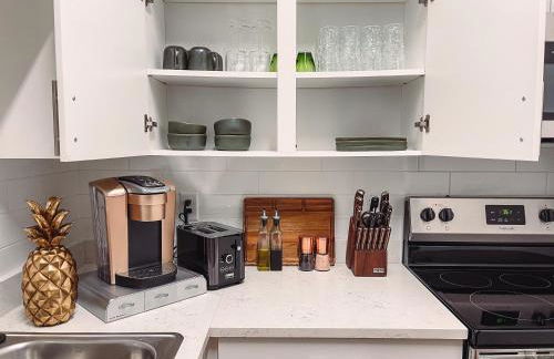 Dreaming With Dolly - Luxe Stay Near Broadway - Foto 36