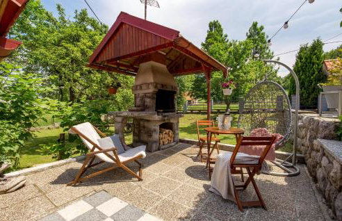 Awesome Home In Stari Laz With Kitchen - Foto 15