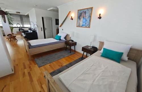 Im Herzen von Wiesdorf- Blick auf das BAYER-KREUZ -Appartement mit 2 Schlafzimmern & 3 Betten-für 4 Personen -Zentral gelegen - Friedrich Ebert Platz 5a , 4te Etage -kein Aufzug -Lift- Dachterrasse und Sauna - Kaution Pflicht - - Foto 28