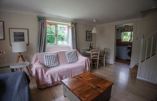 Dreamy Suffolk Country Cottage Escape - Photo 18