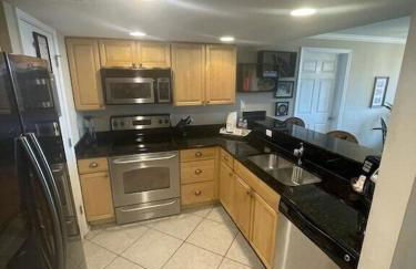 Biloxi Beach Condo - Photo 11