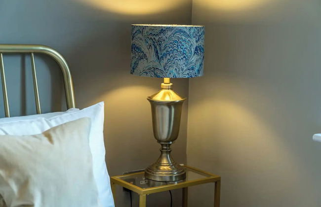 Designer 1 Bed Flat Barons Court Sleeps 4, Balcony - Foto 3