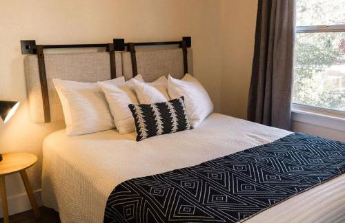 Yosemite Cottage Retreat- Half Block to Downtown - Foto 8