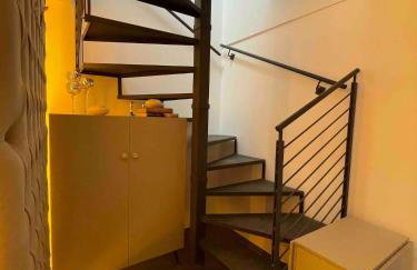 JOIVY Exclusive 2-Bedroom Villa with Private Garden - 5 minutes from the Colosseum - Photo 32