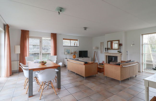 Thatched Villa With Bath in a Holiday Park - Foto 7