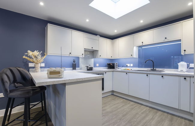 Elliot Oliver - Exquisite 2 Bedroom Apartment With Garden, Parking & EV Charger - Photo 5