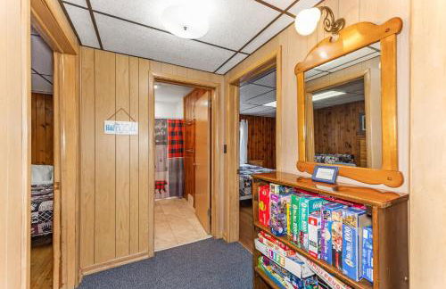 Bayview Cottage 3BR Fireplace Lakefront - Photo 13