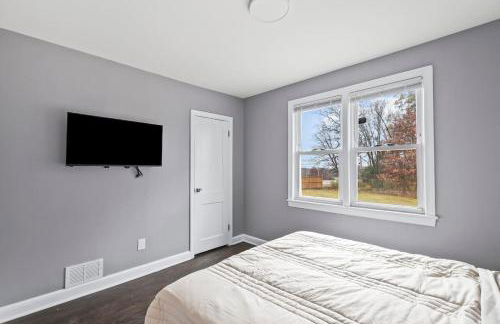 Two Dulles homes 1 price sleeps 16 w-EV parking - Foto 70