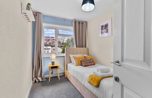 KingstonUponThames Contractor Sleeps8 Parking - Photo 43