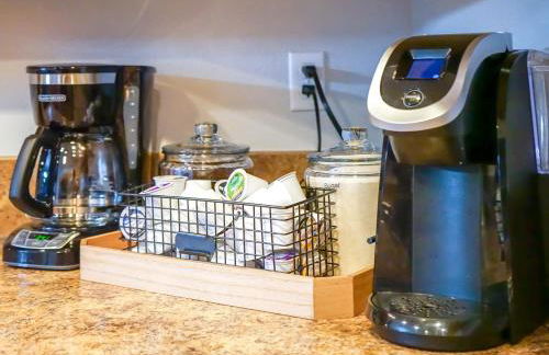 Cozy family home 2 blocks to river - Photo 8