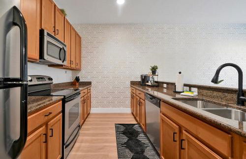 Trendy Retreat - Great Location - Fully Loaded - Foto 18