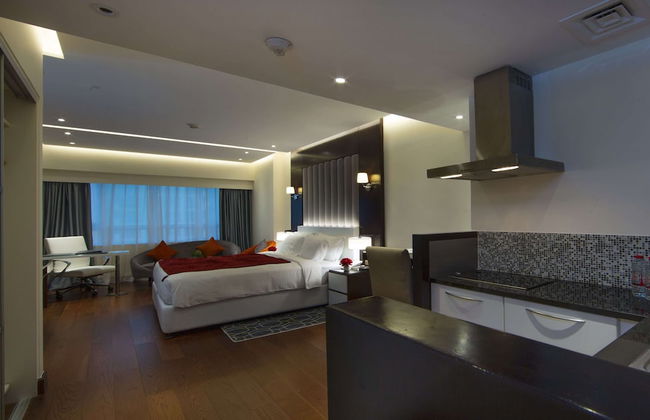 Number One Tower Suites - Photo 30