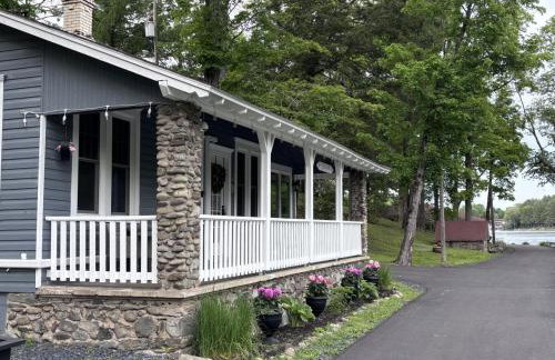 Lakefront Couples Retreat in the Poconos - Foto 6