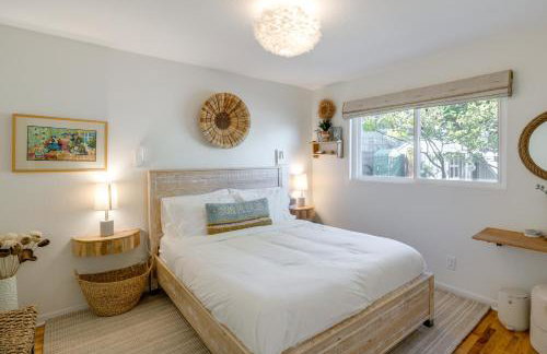 Seaside Home with Hot Tub and Patio Close to Beaches! - Foto 18