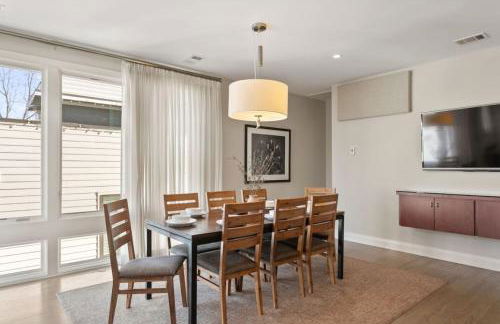 Downtown w Rooftop Deck 4 Bedrooms 3 Baths - Foto 38