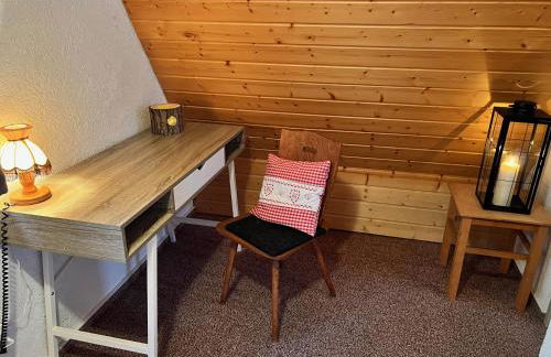 Urige Berghütte mit Kamin und Sauna im Erzgebirge nahe Schwarzwassertal - Foto 19