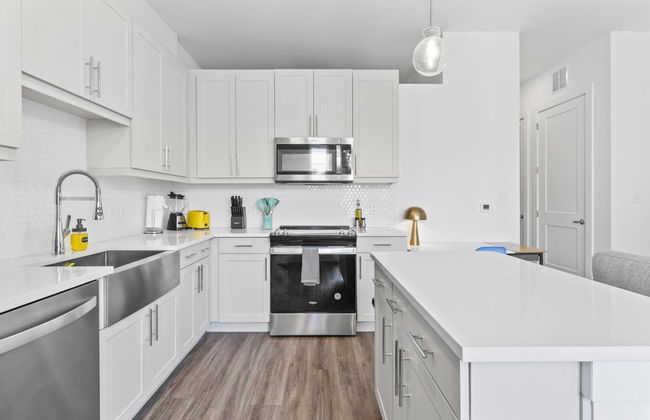 Serene West Downtown Studio w Washer Dryer - Foto 2