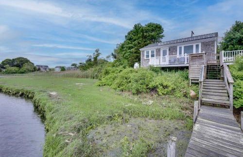 Cozy Narragansett Cottage with Dock and Outdoor Shower - Photo 26