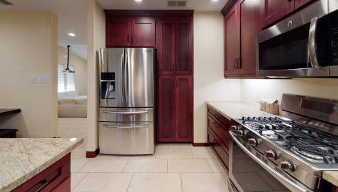 Relax, Entertain, & Indulge In Our Unique Pool House - Foto 3, stove, dishwasher