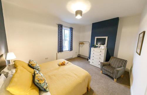 Bright and Well-Kept 3-Bed Property! Free Parking - Foto 29