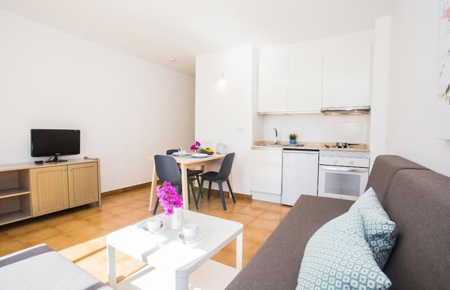 Apartamentos Los Tulipanes - Photo 11