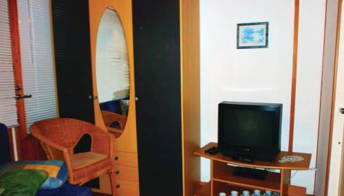 1 Bedroom Gorgeous Home In Hohe Düne - Foto 3