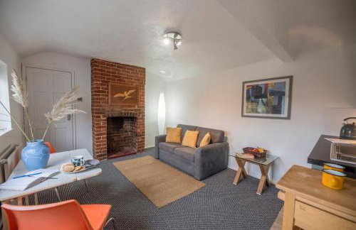 2 Lion Cottages, Knodishall - Foto 2