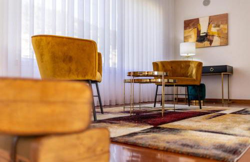 Luxury villa with private heated pool, garden and views of the sea and mountains. - Photo 57