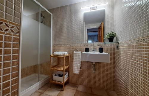 Apartamento con piscina a 50m de la playa - Foto 21