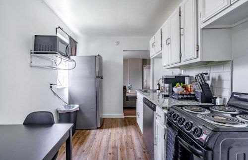 Jungle House Columbus Downtown Free Parking Sleeps 6 - Steps to Convention Center & Nationwide Arena - 1BR Short North Luxury Home - Over 5,800 Five Star Stays - Foto 24