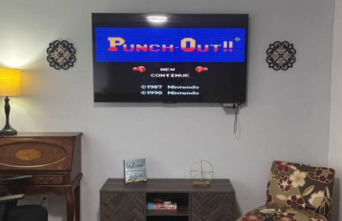 Quiet in Town - 2 beds, Large TVs, Big Parking , Nintendo & EV Ready - Foto 4