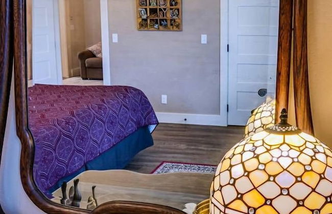 Redtail Suites ~ Entire Home ~ Sleeps 12 ~ Tesla Station - Foto 16