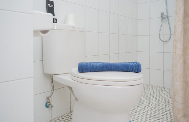 Best Price 2BR at Emerald Bintaro Apartment - Foto 16