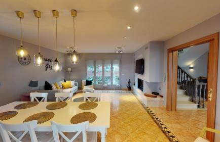 HOUSE OF JOY , CASA EN BANYOLES - Foto 19