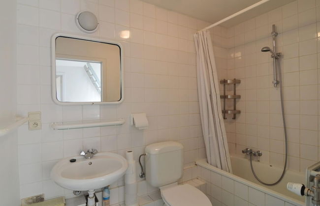 Modern Farmhouse in Chassepierre With Terrace - Photo 24