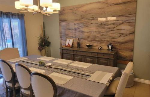 4 miles to Strip / Big house with pool - Foto 3