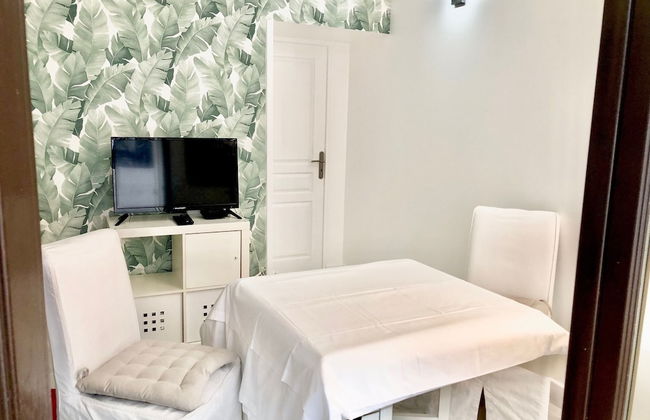 One bedroom flat ground floor avec cuisine -Rue Saint charles - métro Charles Michels 75015 PARIS - Photo 1