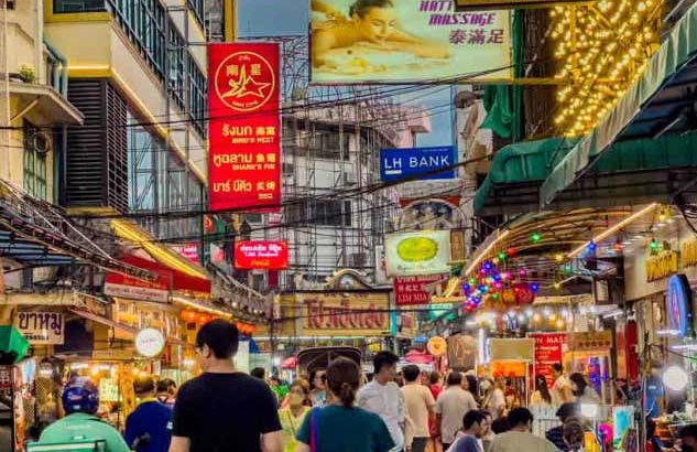 Tour gastronómico nocturno en tuk tuk - Foto 5