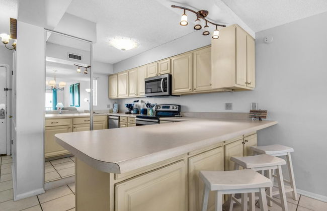 Regency Towers 1320 - Photo 9