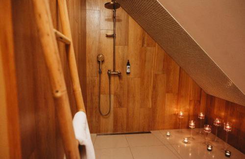 Apartament z wanną wolnostojącą - Foto 9