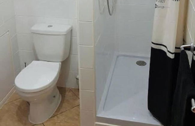 2-bed Villa Sleeps 5 - Private Pool & Free Parking - Foto 6