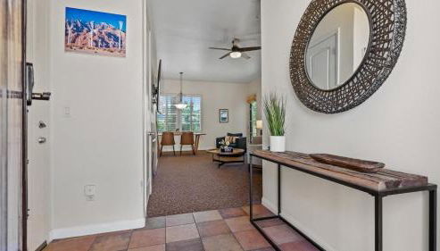 LV105 Upstairs 1 Bedroom Overlooking the Pool - Photo 3