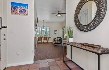 LV105 Upstairs 1 Bedroom Overlooking the Pool - Photo 3