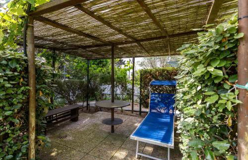 Long Green House - Photo 8