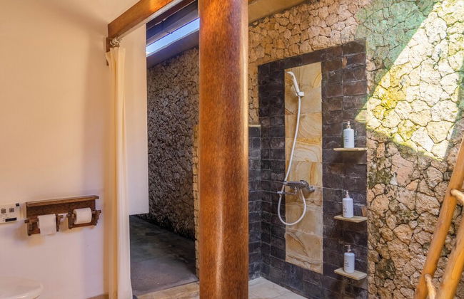 Villa Sari Bumi Menjangan - Photo 26